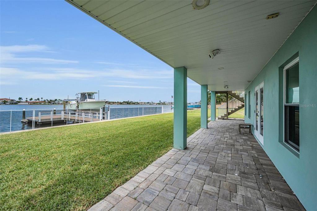Active With Contract: $2,495,000 (5 beds, 4 baths, 3028 Square Feet)