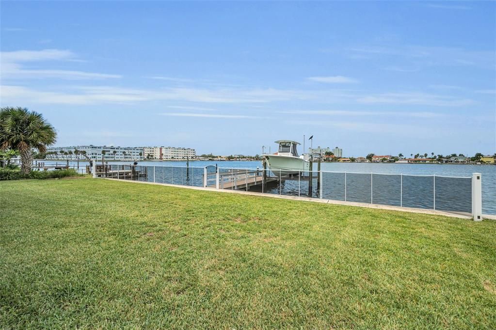 Active With Contract: $2,495,000 (5 beds, 4 baths, 3028 Square Feet)