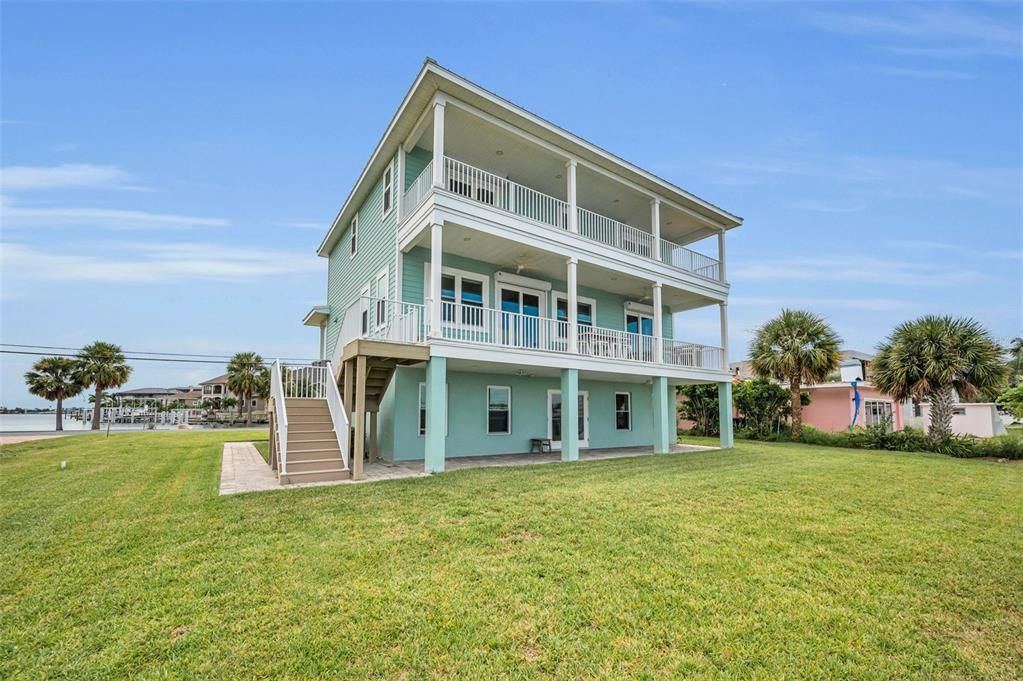 Active With Contract: $2,495,000 (5 beds, 4 baths, 3028 Square Feet)