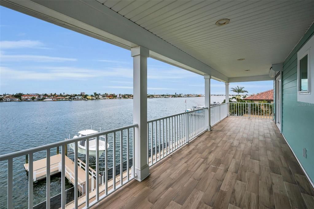 Active With Contract: $2,495,000 (5 beds, 4 baths, 3028 Square Feet)