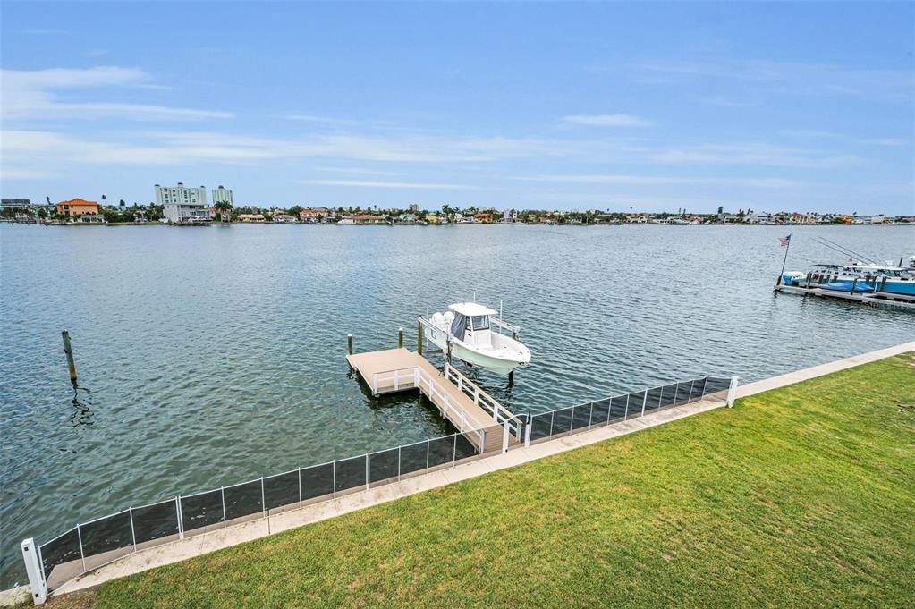Active With Contract: $2,495,000 (5 beds, 4 baths, 3028 Square Feet)