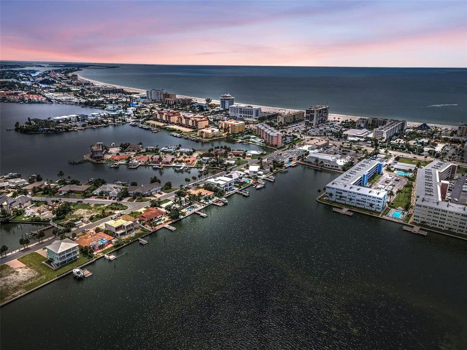 Active With Contract: $2,495,000 (5 beds, 4 baths, 3028 Square Feet)