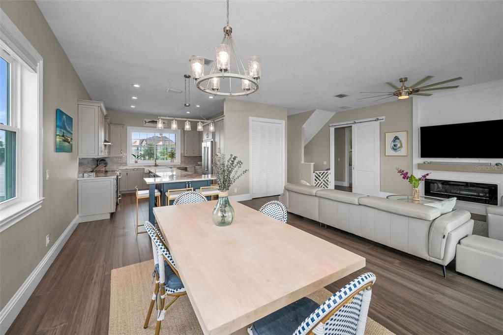 Active With Contract: $2,495,000 (5 beds, 4 baths, 3028 Square Feet)