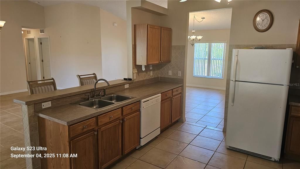 For Rent: $1,800 (4 beds, 2 baths, 1732 Square Feet)
