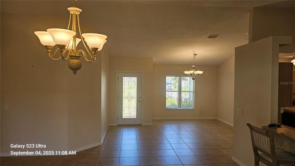 For Rent: $1,800 (4 beds, 2 baths, 1732 Square Feet)