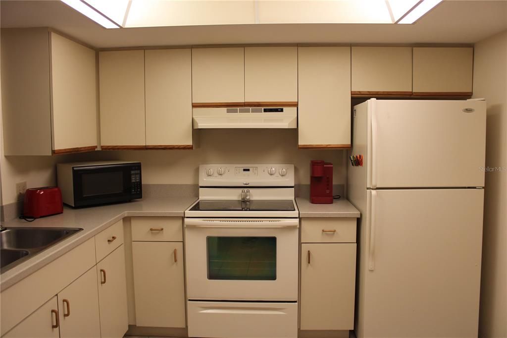 В аренду: $1,950 (2 спален, 2 ванн, 1042 Квадратных фут)