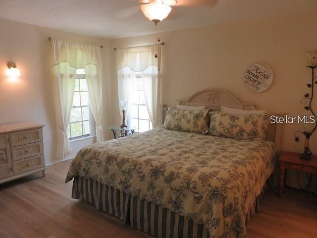 В аренду: $1,950 (2 спален, 2 ванн, 1042 Квадратных фут)