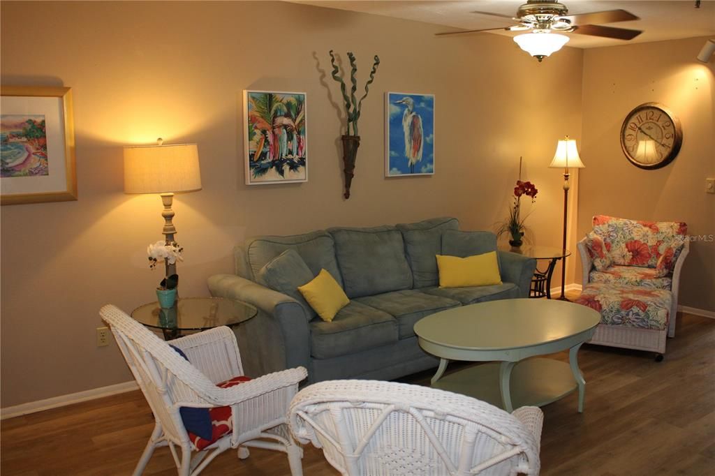 В аренду: $1,950 (2 спален, 2 ванн, 1042 Квадратных фут)