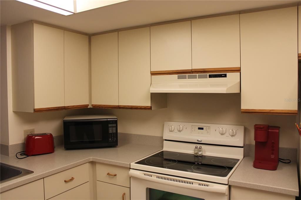 В аренду: $1,950 (2 спален, 2 ванн, 1042 Квадратных фут)