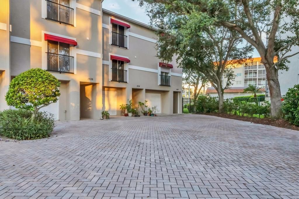 На продажу: $699,000 (3 спален, 3 ванн, 2192 Квадратных фут)