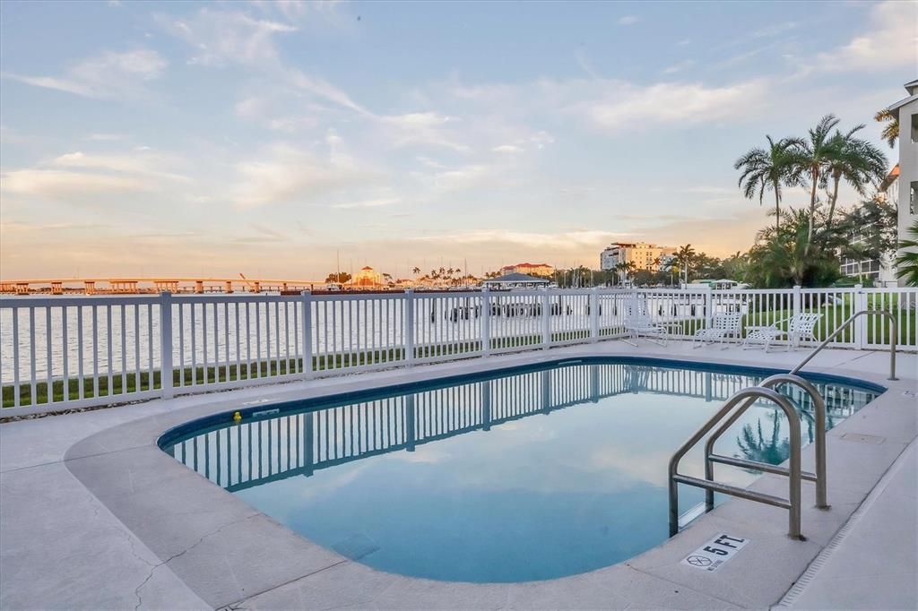 На продажу: $699,000 (3 спален, 3 ванн, 2192 Квадратных фут)