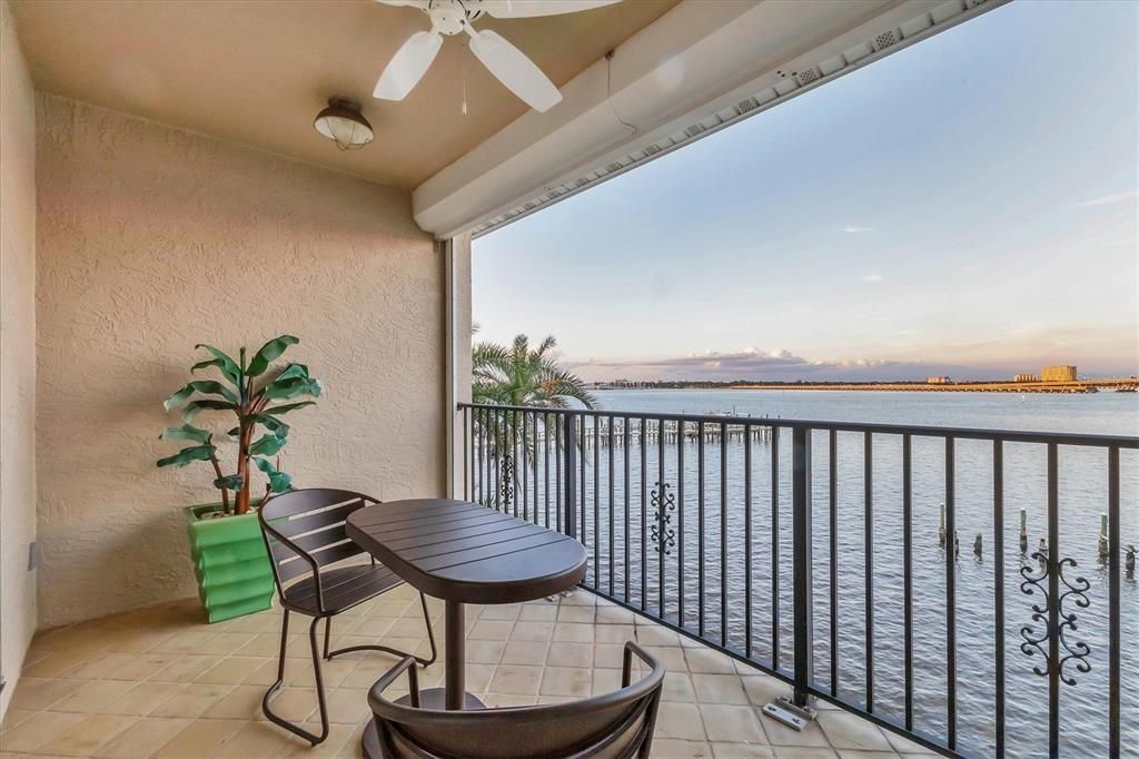 На продажу: $699,000 (3 спален, 3 ванн, 2192 Квадратных фут)