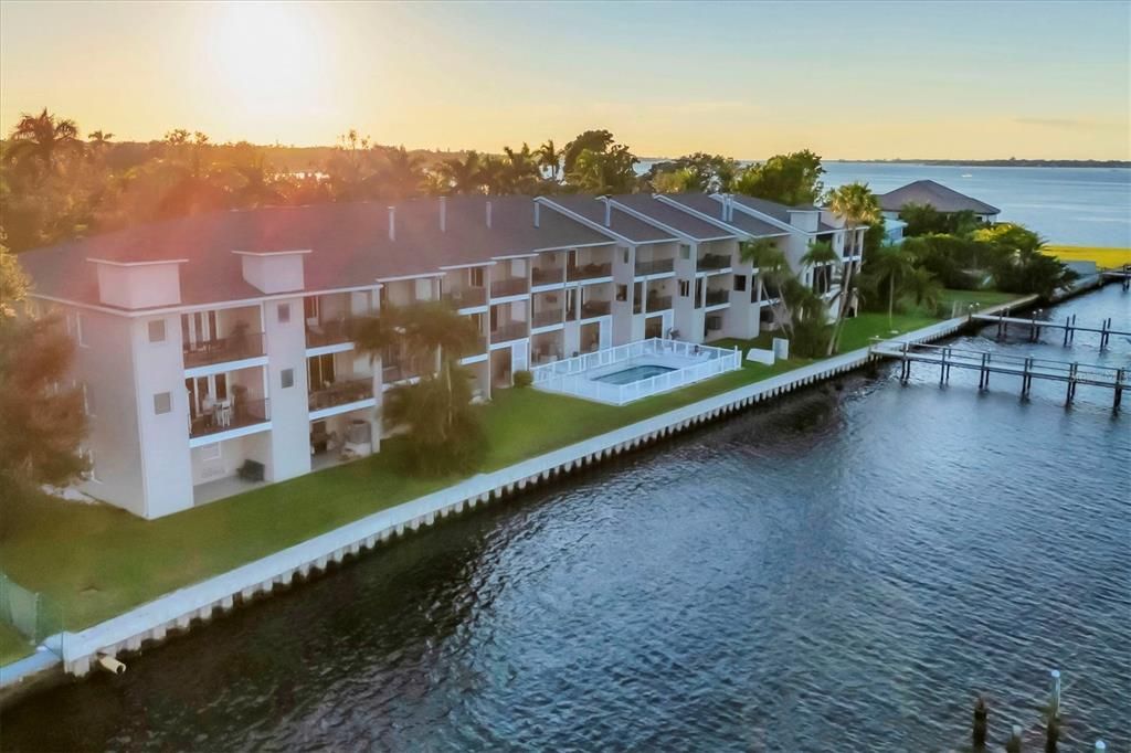 На продажу: $699,000 (3 спален, 3 ванн, 2192 Квадратных фут)