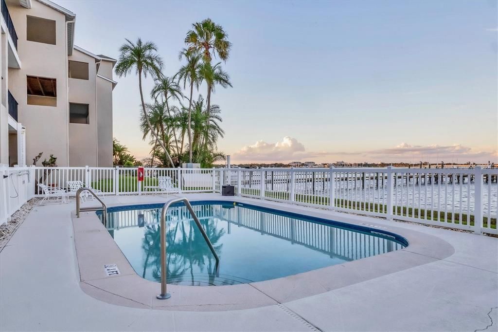 На продажу: $699,000 (3 спален, 3 ванн, 2192 Квадратных фут)