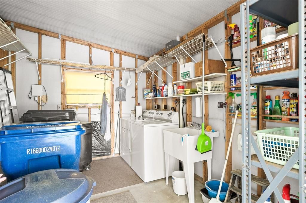 For Sale: $210,000 (2 beds, 2 baths, 1296 Square Feet)