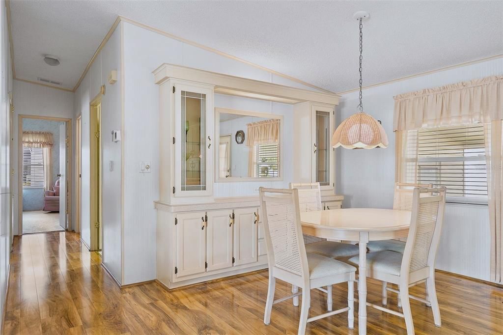 For Sale: $210,000 (2 beds, 2 baths, 1296 Square Feet)