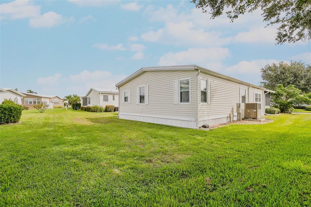 For Sale: $210,000 (2 beds, 2 baths, 1296 Square Feet)