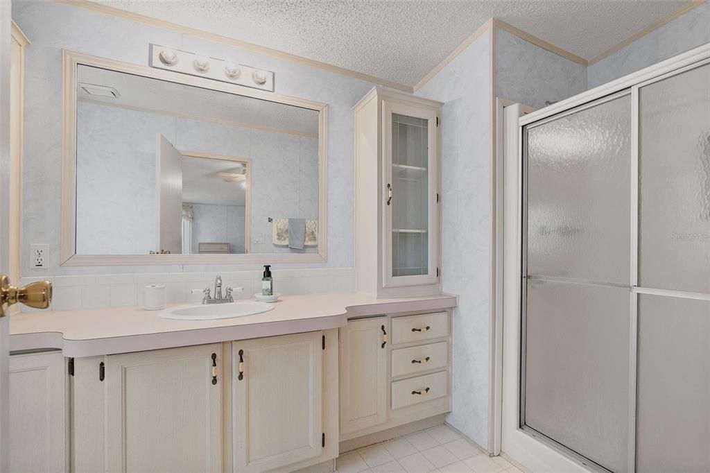 For Sale: $210,000 (2 beds, 2 baths, 1296 Square Feet)