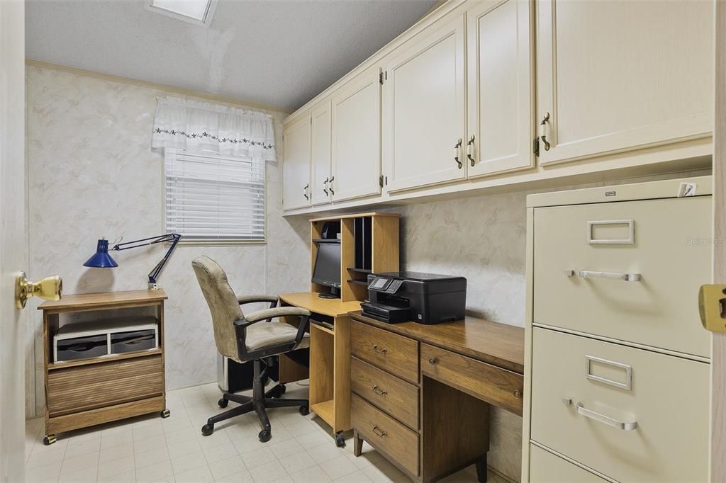 For Sale: $210,000 (2 beds, 2 baths, 1296 Square Feet)