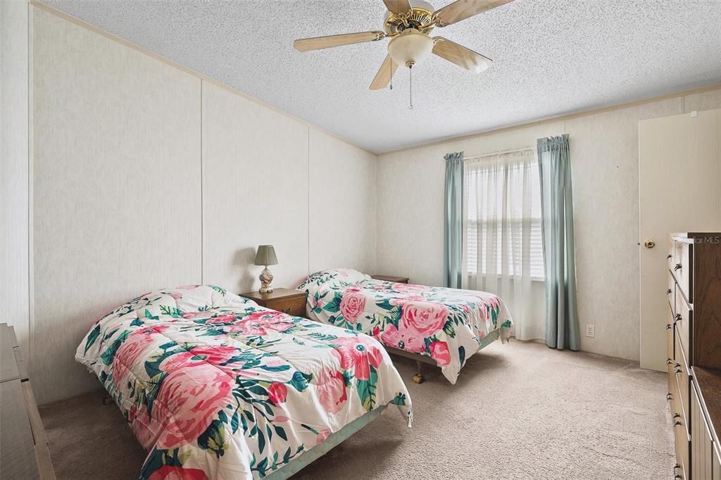 For Sale: $210,000 (2 beds, 2 baths, 1296 Square Feet)