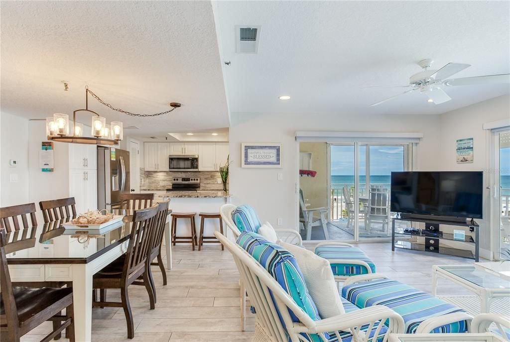 На продажу: $1,174,999 (3 спален, 3 ванн, 1450 Квадратных фут)