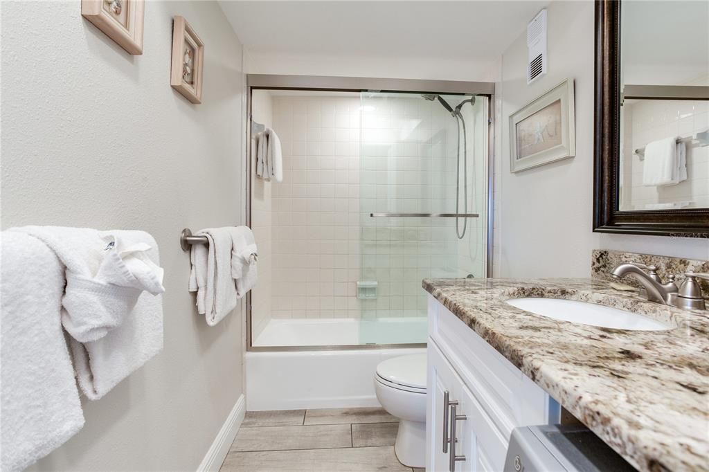 На продажу: $1,174,999 (3 спален, 3 ванн, 1450 Квадратных фут)