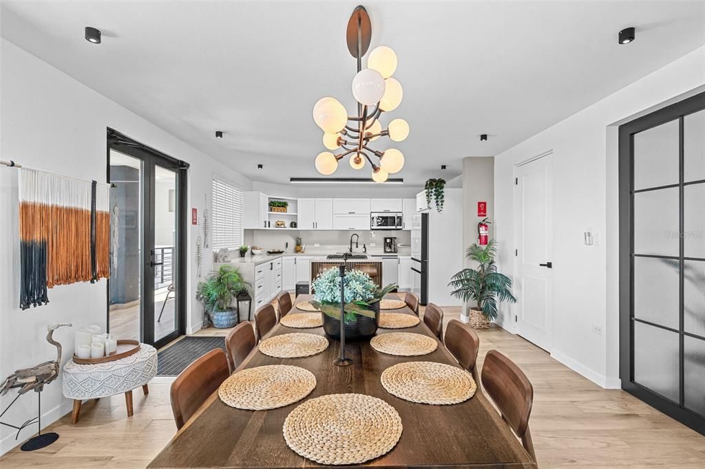 For Sale: $2,925,000 (6 beds, 6 baths, 4300 Square Feet)