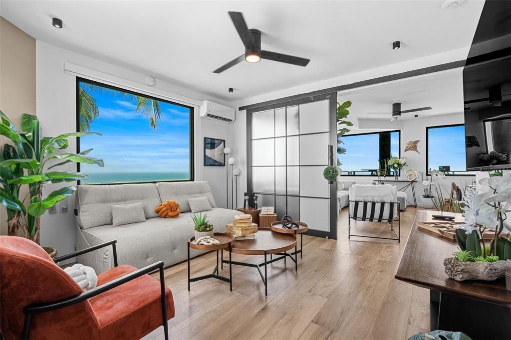 For Sale: $2,925,000 (6 beds, 6 baths, 4300 Square Feet)