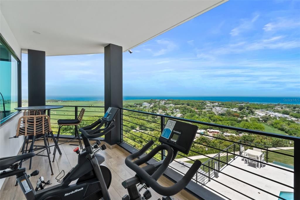 For Sale: $2,925,000 (6 beds, 6 baths, 4300 Square Feet)