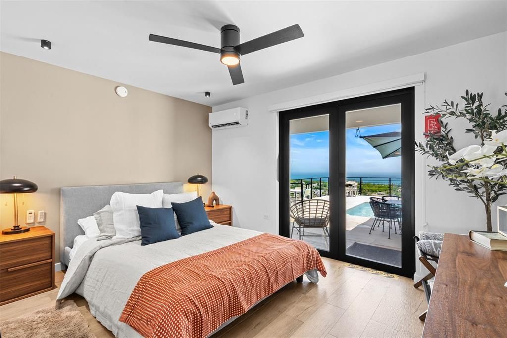 For Sale: $2,925,000 (6 beds, 6 baths, 4300 Square Feet)