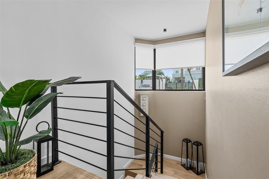 For Sale: $2,925,000 (6 beds, 6 baths, 4300 Square Feet)