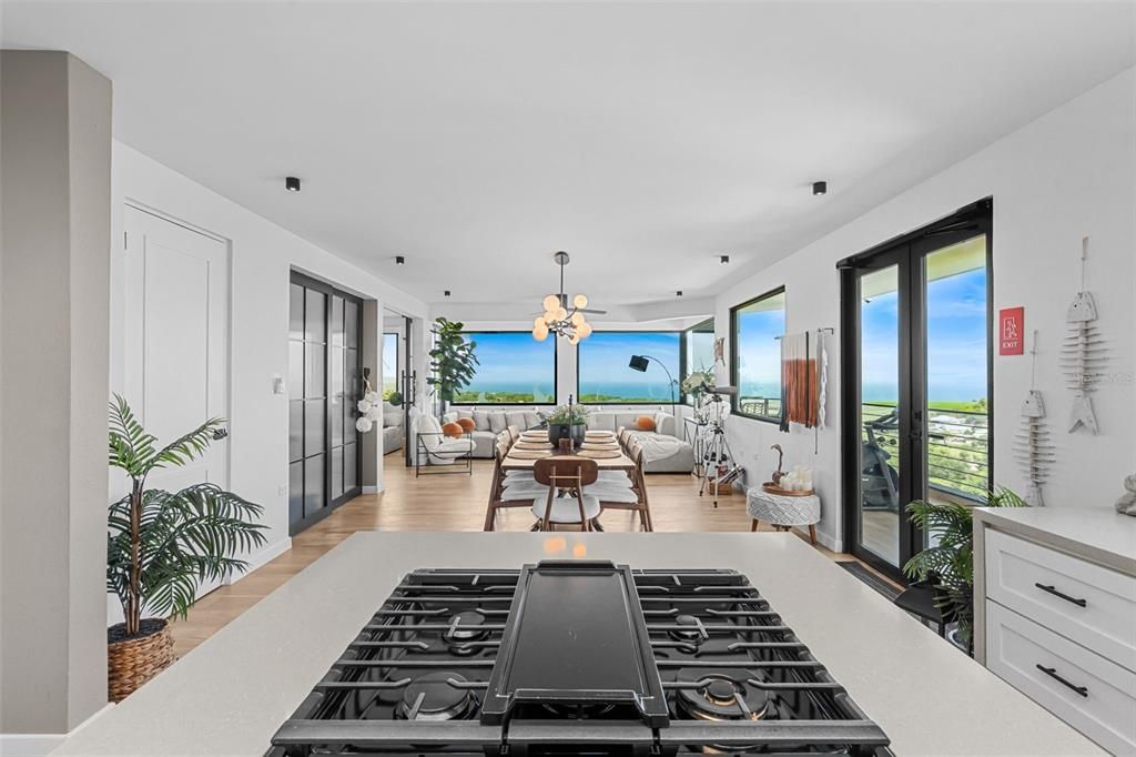 For Sale: $2,925,000 (6 beds, 6 baths, 4300 Square Feet)