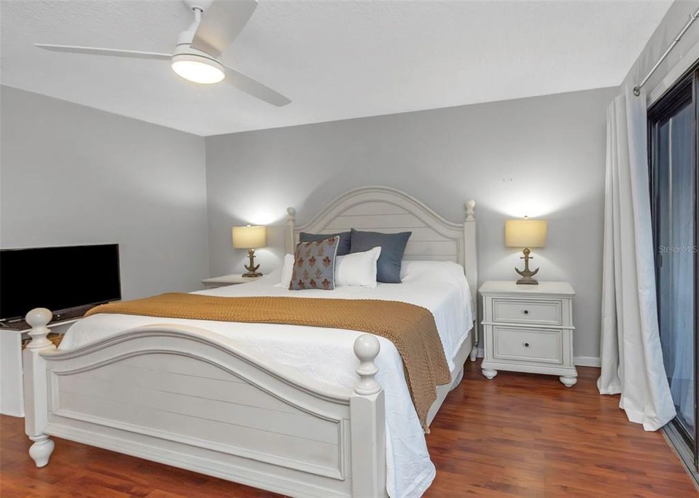 For Sale: $475,000 (2 beds, 2 baths, 1475 Square Feet)