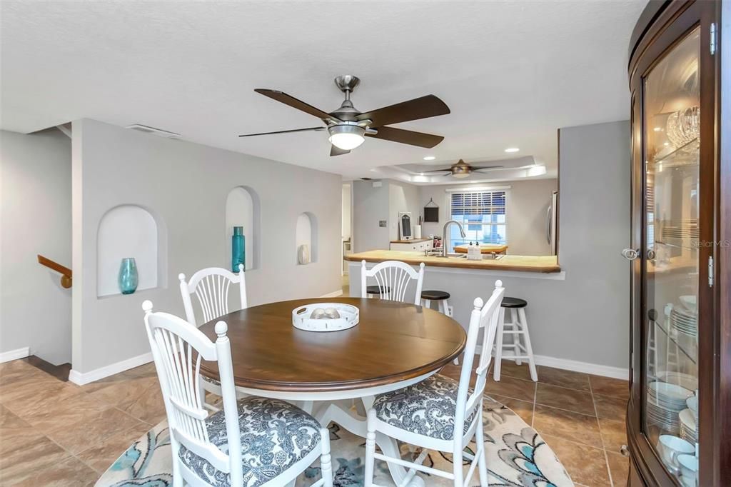 For Sale: $475,000 (2 beds, 2 baths, 1475 Square Feet)