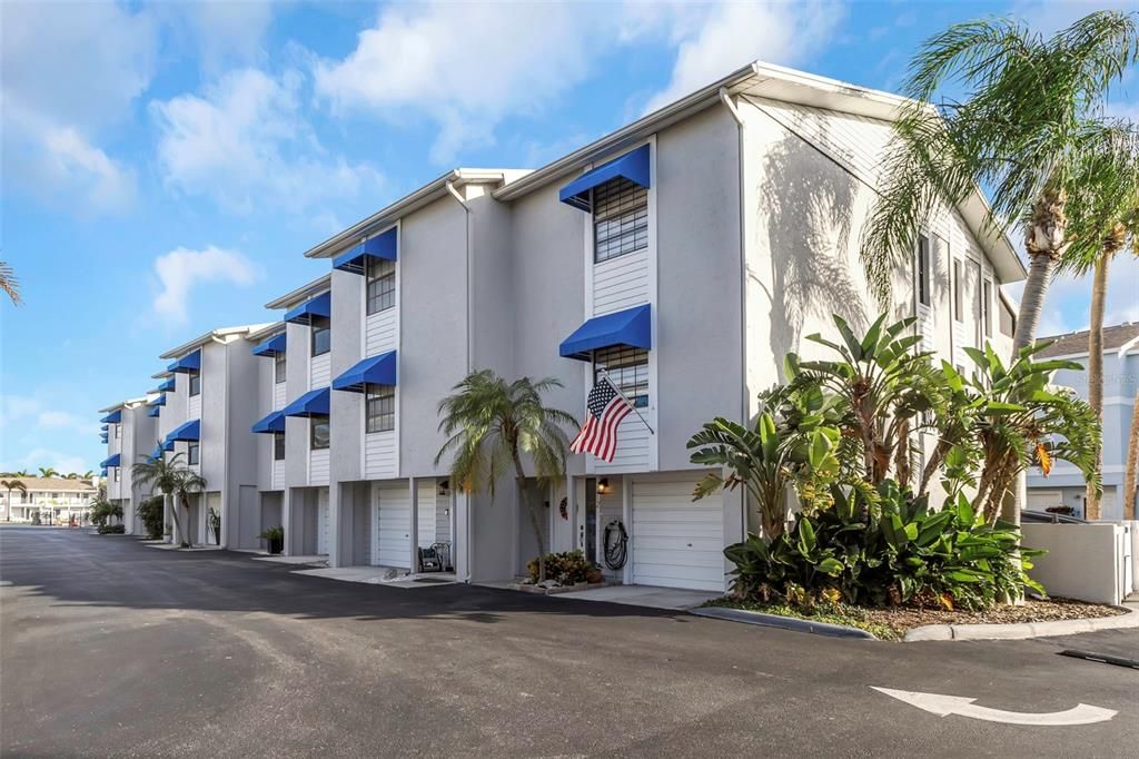 For Sale: $475,000 (2 beds, 2 baths, 1475 Square Feet)