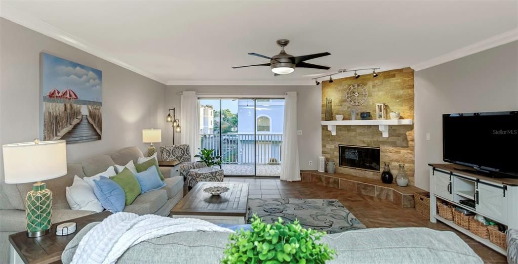 For Sale: $475,000 (2 beds, 2 baths, 1475 Square Feet)