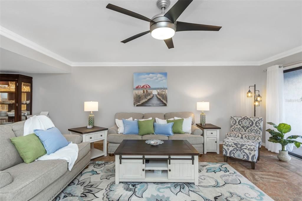 For Sale: $475,000 (2 beds, 2 baths, 1475 Square Feet)