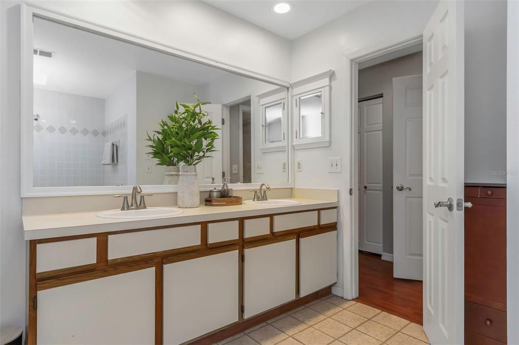 For Sale: $475,000 (2 beds, 2 baths, 1475 Square Feet)