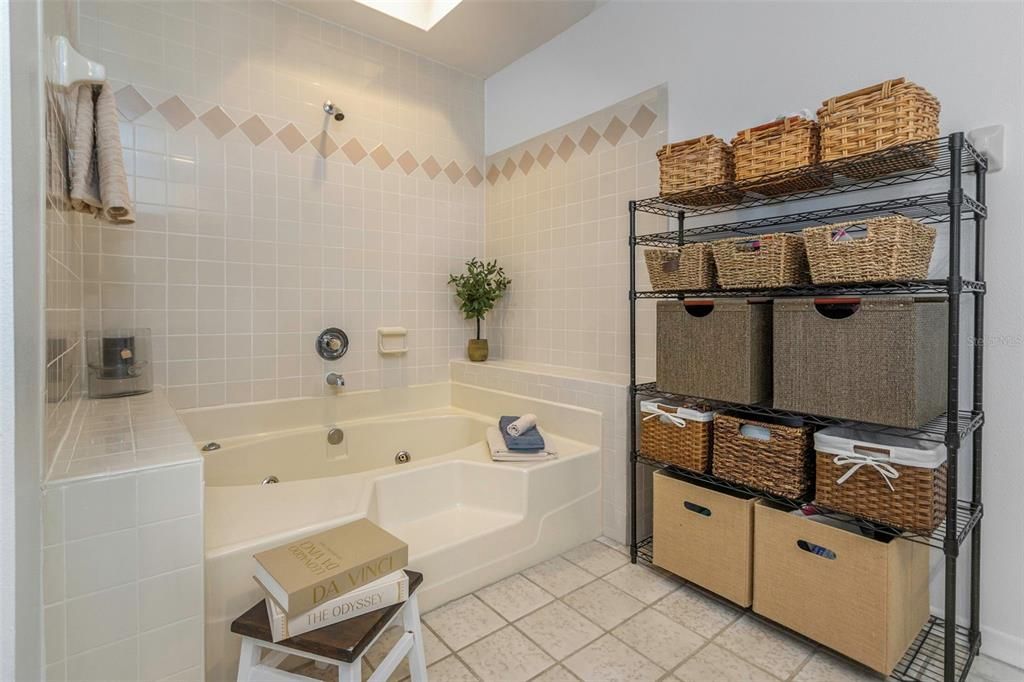 For Sale: $475,000 (2 beds, 2 baths, 1475 Square Feet)