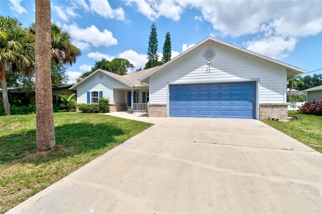 Recently Sold: $364,900 (4 beds, 2 baths, 2461 Square Feet)