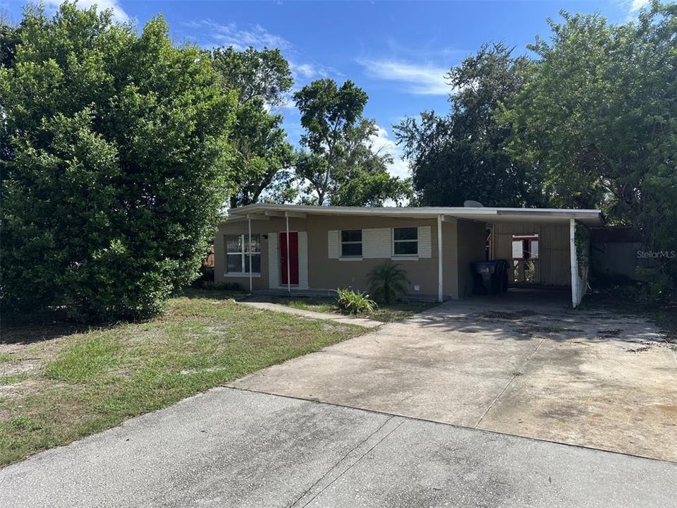 最近售出: $195,000 (3 贝兹, 1 浴室, 900 平方英尺)