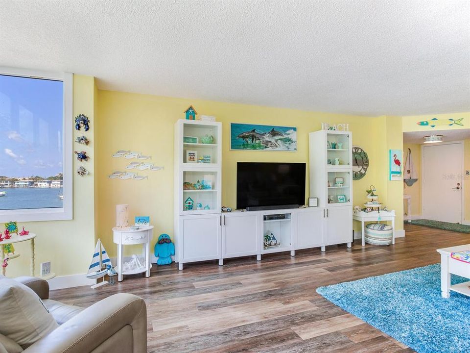 Activo con contrato: $430,000 (2 camas, 2 baños, 1350 Pies cuadrados)