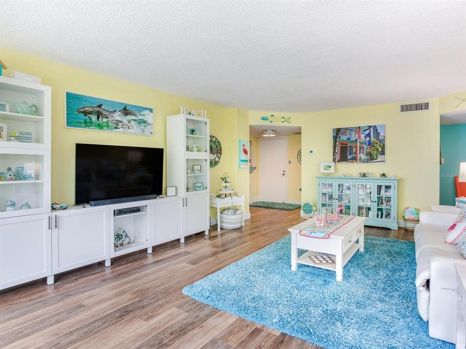 Activo con contrato: $430,000 (2 camas, 2 baños, 1350 Pies cuadrados)