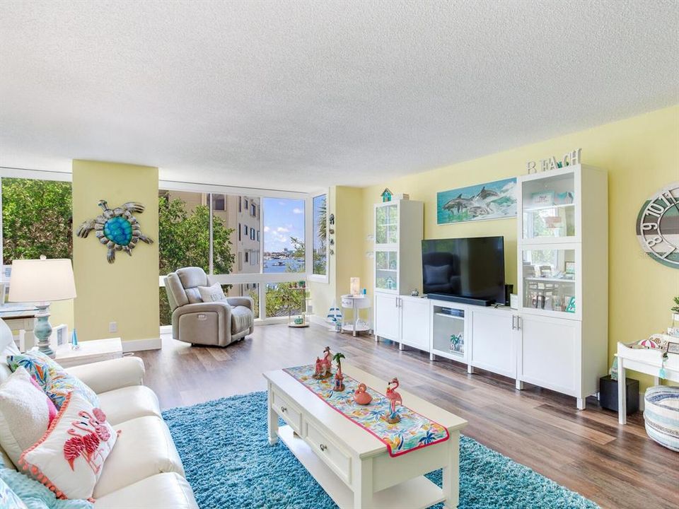 Activo con contrato: $430,000 (2 camas, 2 baños, 1350 Pies cuadrados)