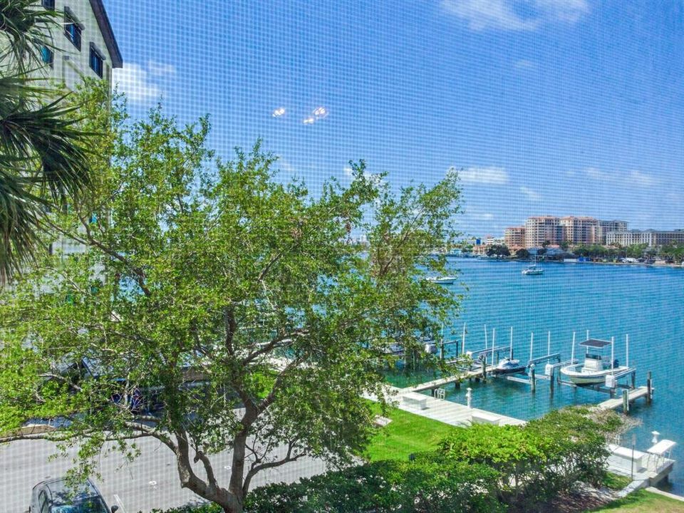 Activo con contrato: $430,000 (2 camas, 2 baños, 1350 Pies cuadrados)