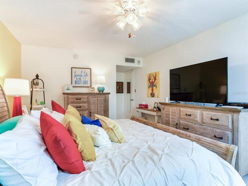 Activo con contrato: $430,000 (2 camas, 2 baños, 1350 Pies cuadrados)