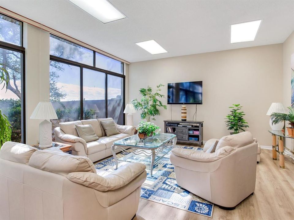 Activo con contrato: $430,000 (2 camas, 2 baños, 1350 Pies cuadrados)