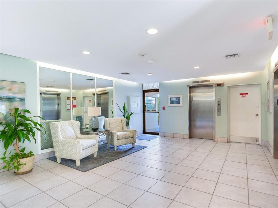 Activo con contrato: $430,000 (2 camas, 2 baños, 1350 Pies cuadrados)