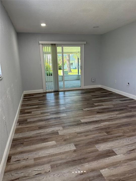 For Sale: $119,000 (1 beds, 1 baths, 675 Square Feet)