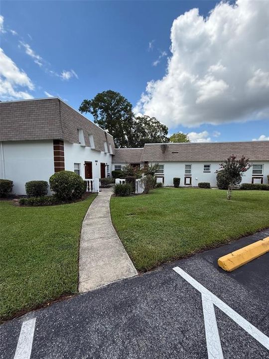 For Sale: $119,000 (1 beds, 1 baths, 675 Square Feet)